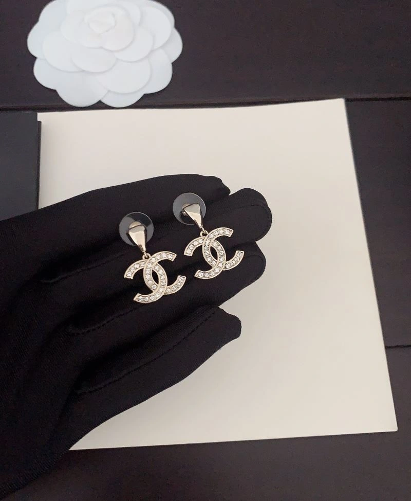 Chanel Earrings Effortless 230010