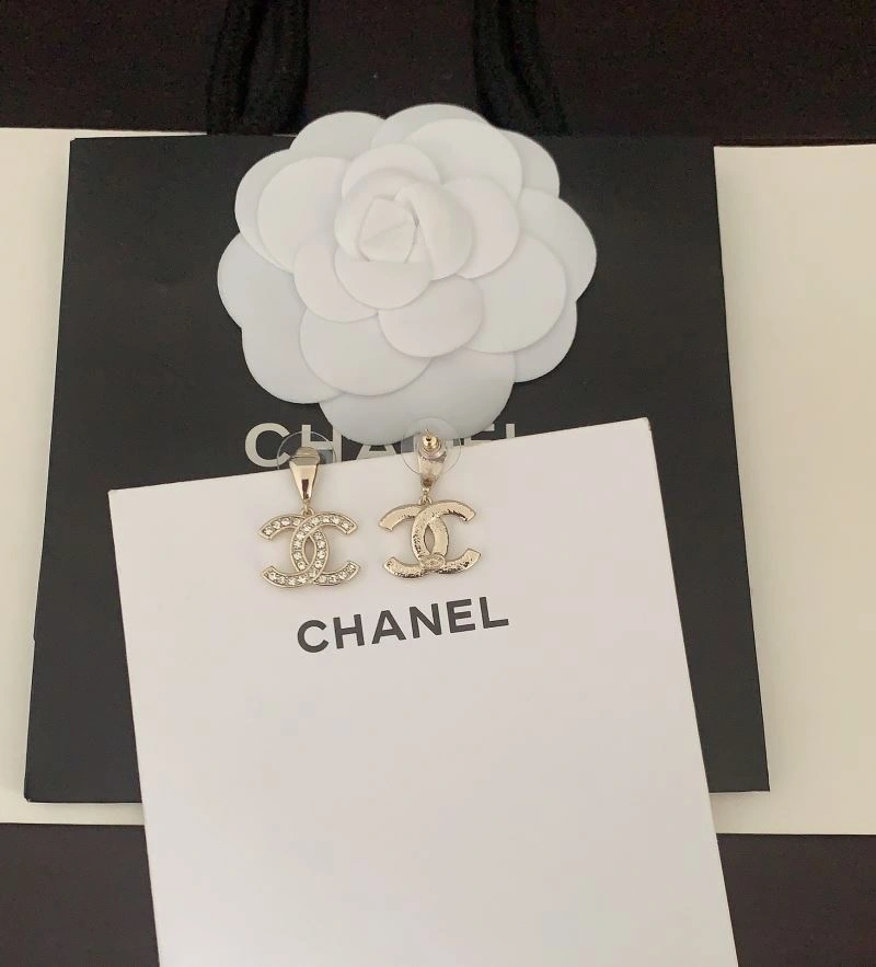 Chanel Earrings Effortless 230010