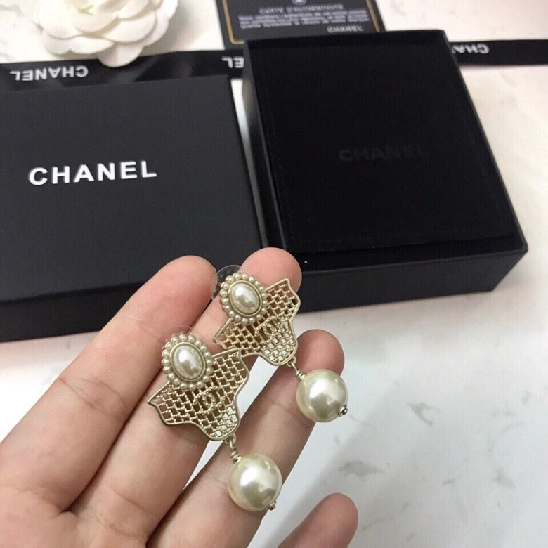Compact Chanel Earrings 229921