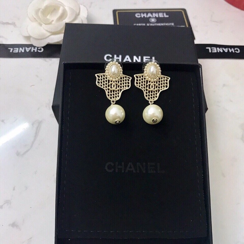 Compact Chanel Earrings 229921