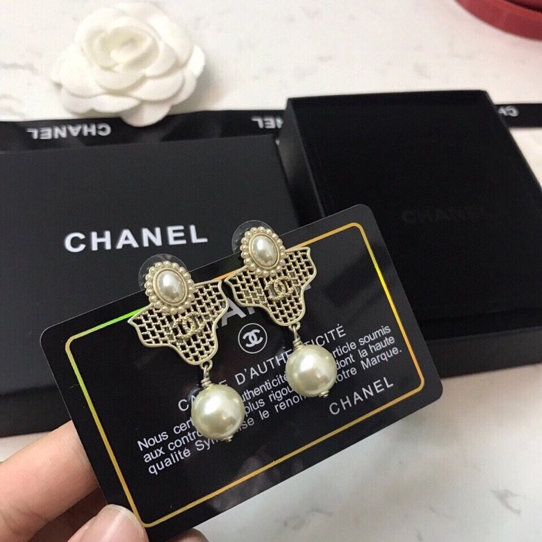 Compact Chanel Earrings 229921