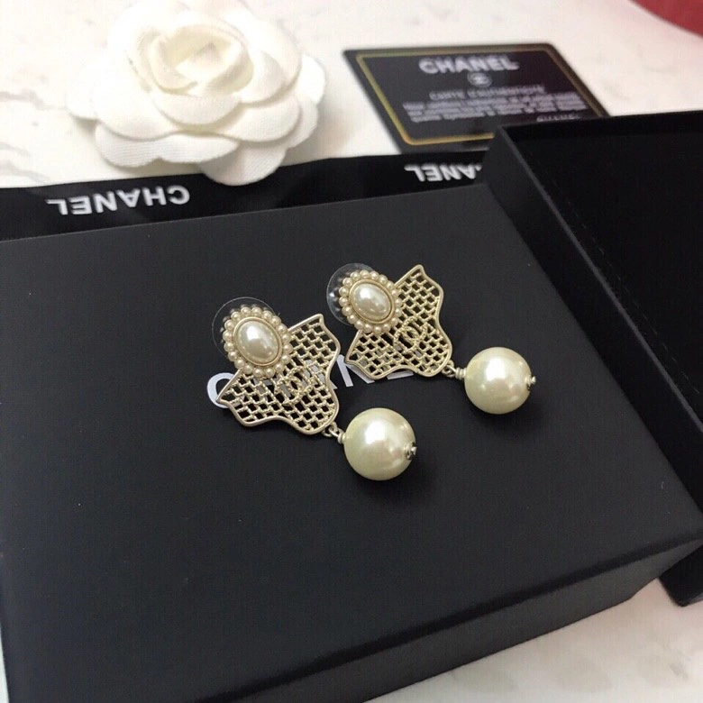 Compact Chanel Earrings 229921