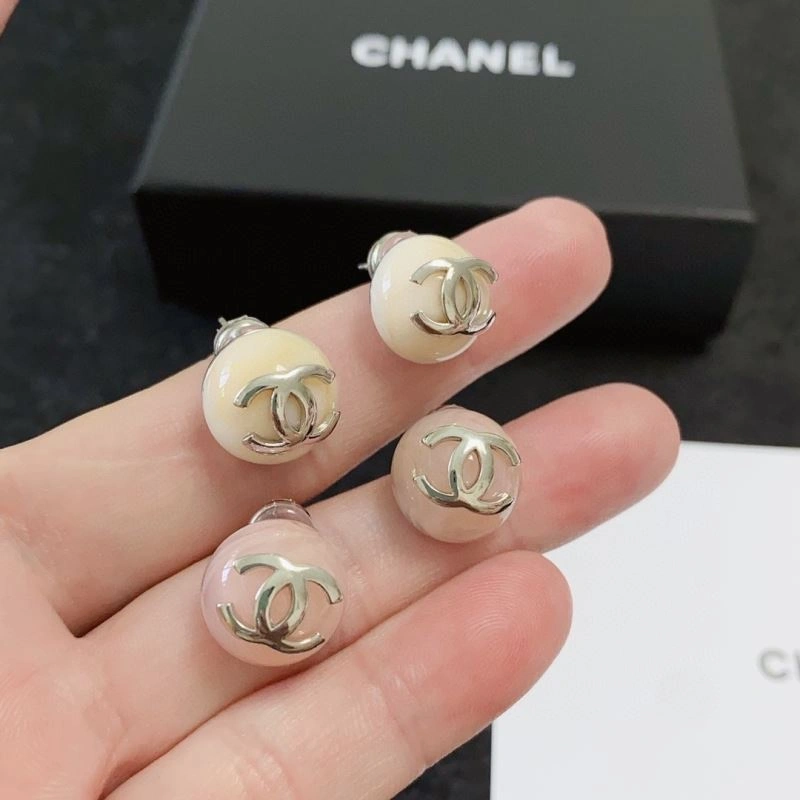 Chanel Earrings Affordable 229938
