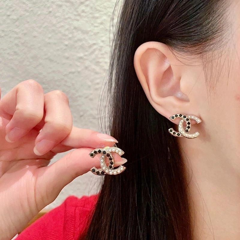 HighPerformance Chanel Earrings 229960