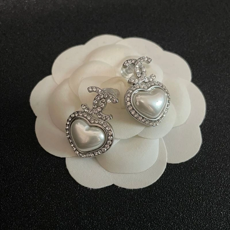 Sophisticated Chanel Earrings 229904