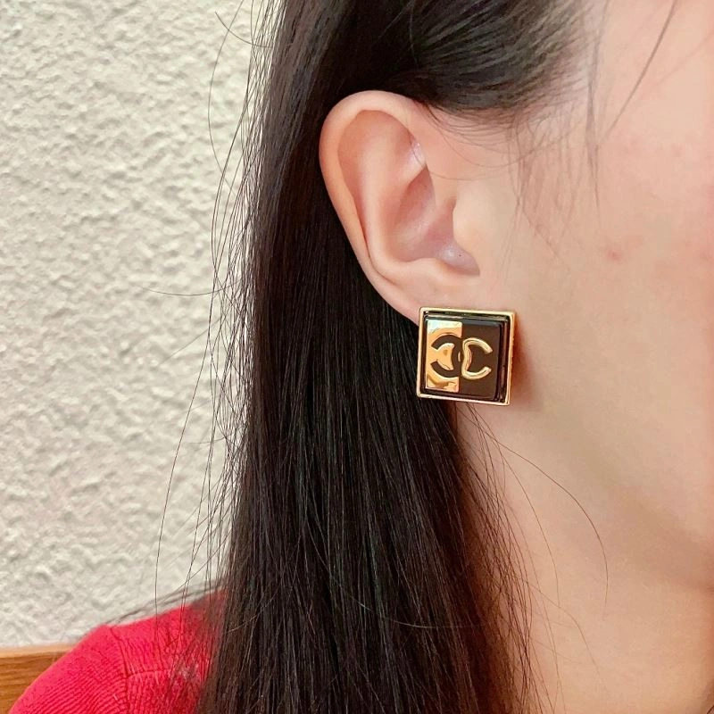 Breathable Chanel Earrings 229900