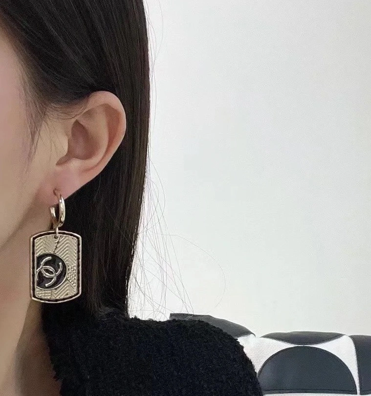 Sustainable Chanel Earrings 229917