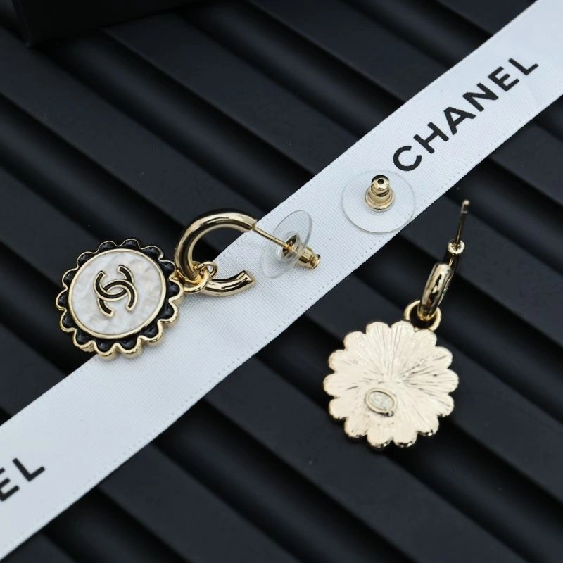 Chanel Earrings Elegant 229897