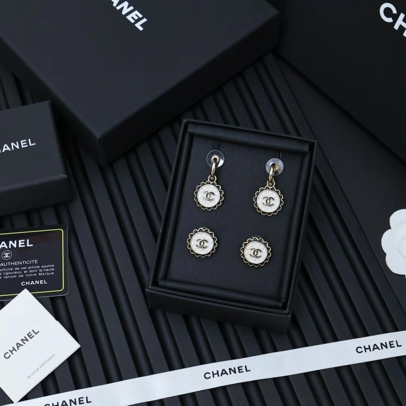 Chanel Earrings Elegant 229897