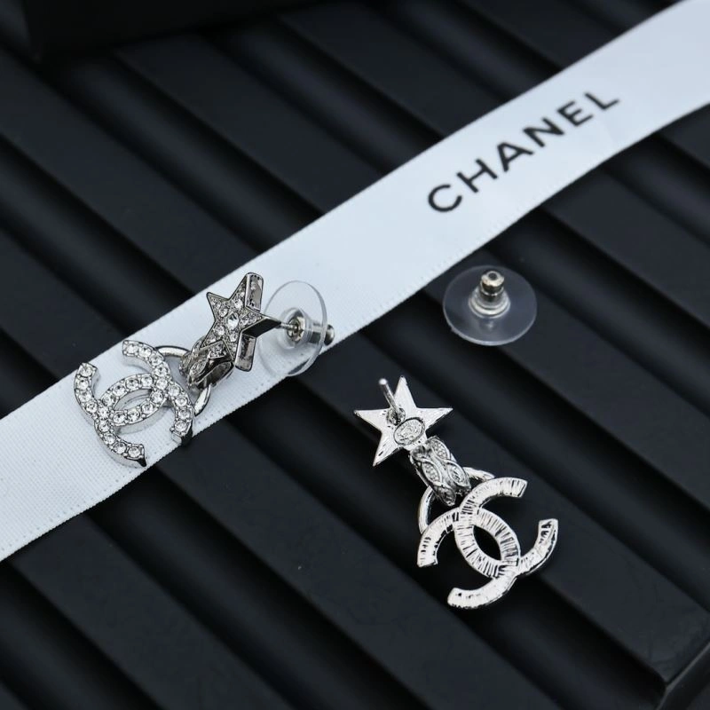 Sophisticated Chanel Earrings 229933