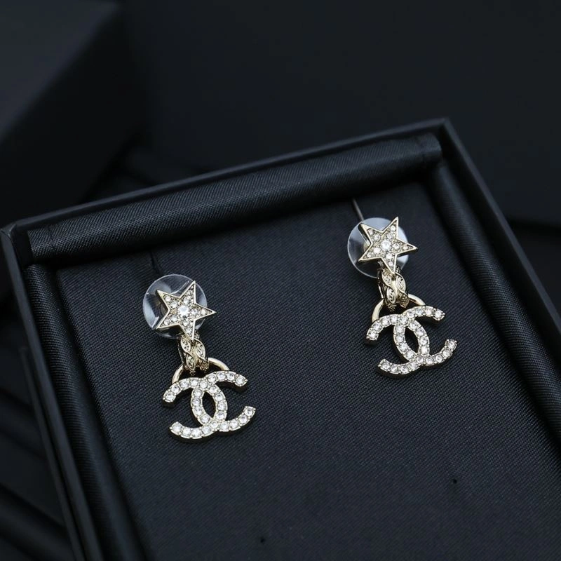 Sophisticated Chanel Earrings 229933