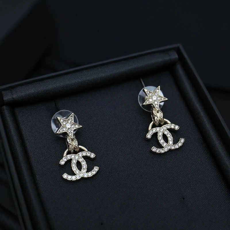 Sophisticated Chanel Earrings 229933