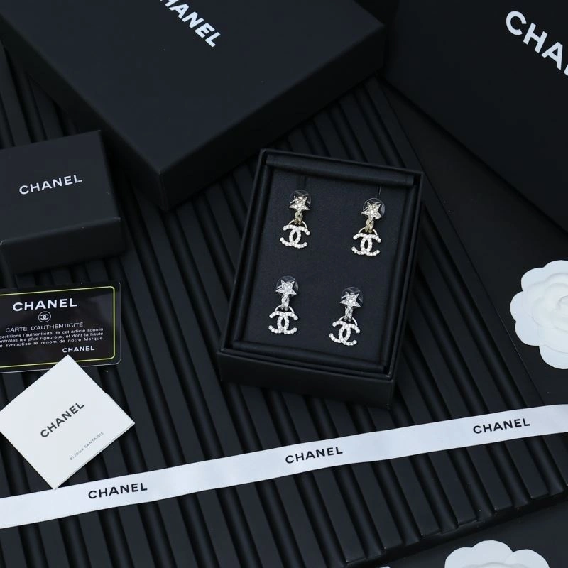 Sophisticated Chanel Earrings 229933