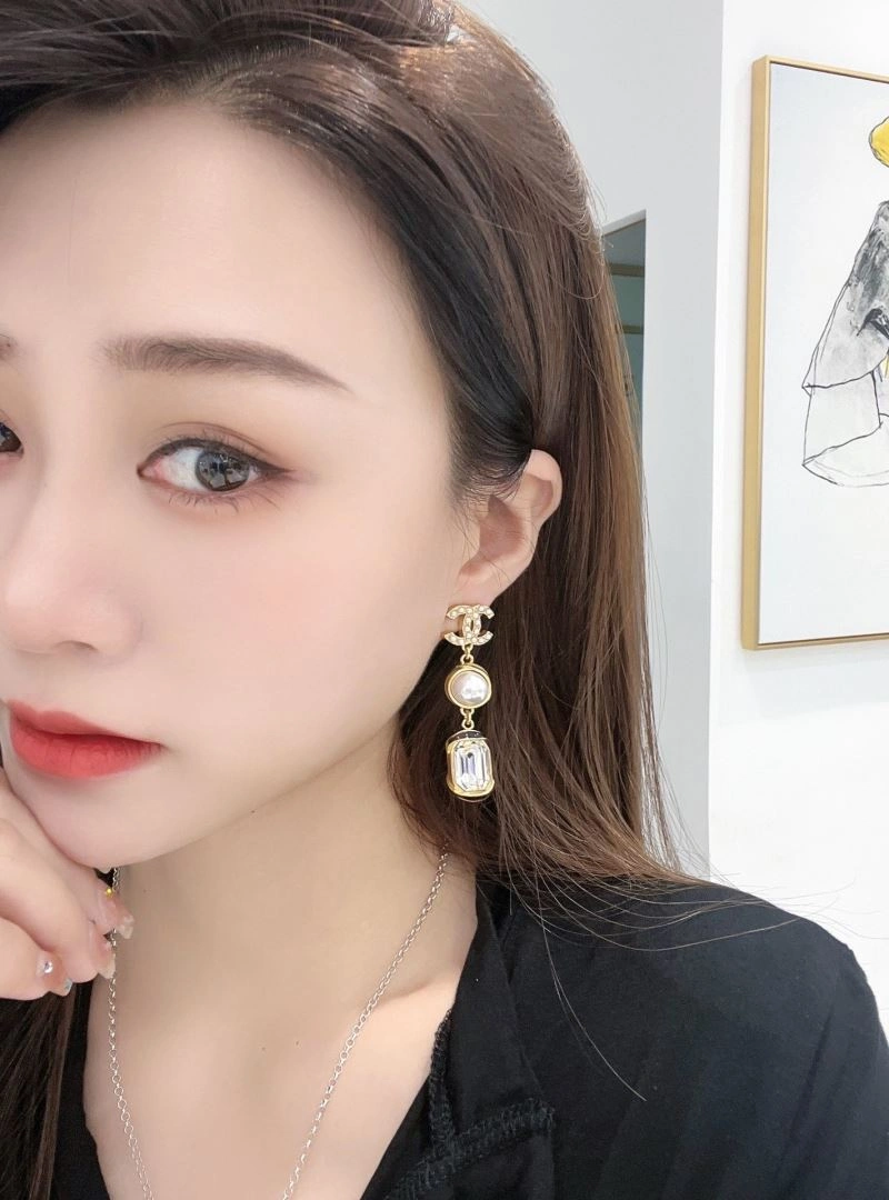 Breathable Chanel Earrings 229885