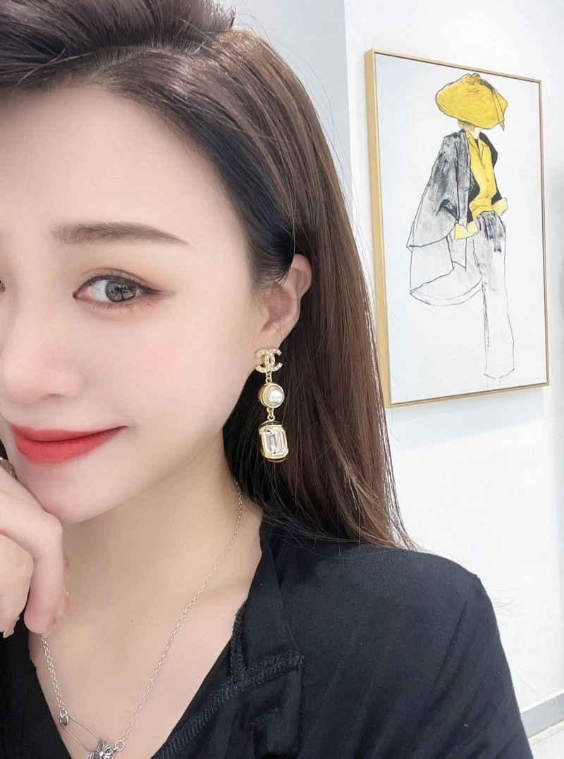 Breathable Chanel Earrings 229885