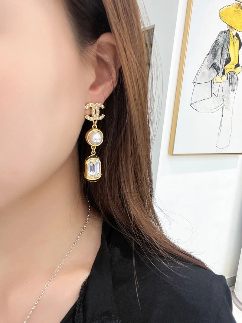 Breathable Chanel Earrings 229885