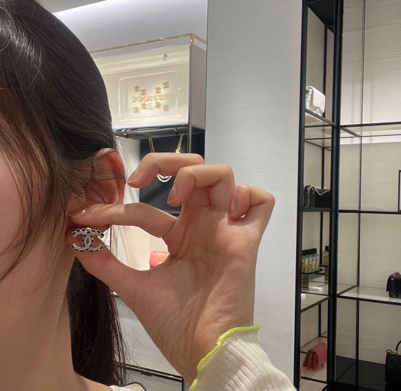 Sporty Chanel Earrings 230013