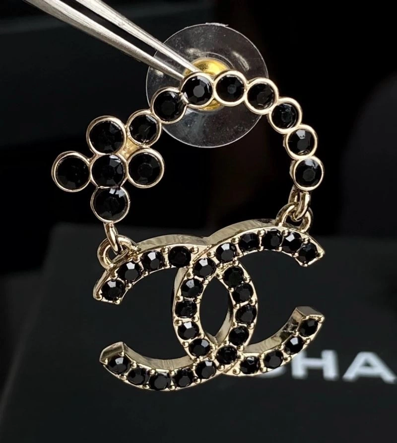 Comfortable Chanel Earrings 229918