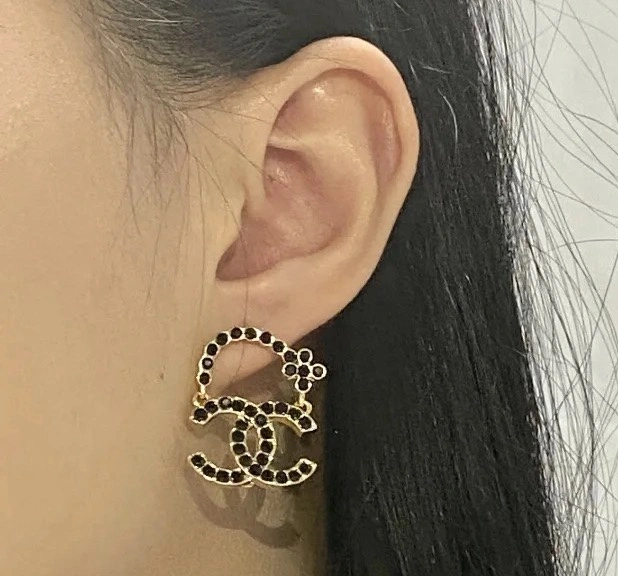 Comfortable Chanel Earrings 229918