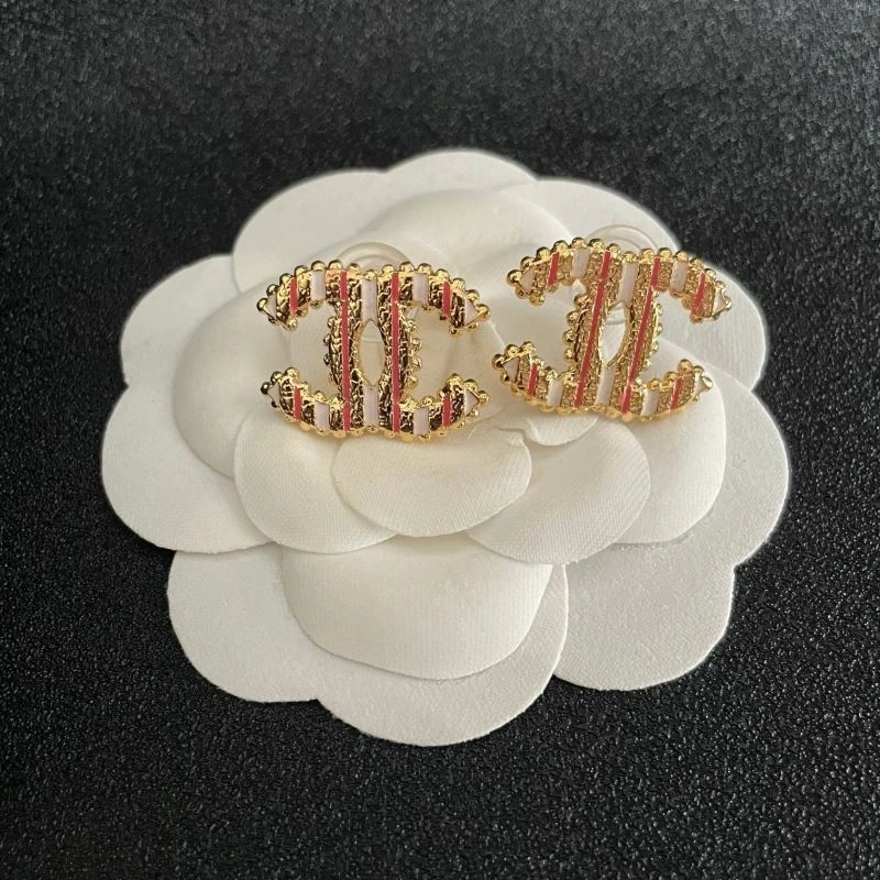 Lightweight Chanel Earrings 229876