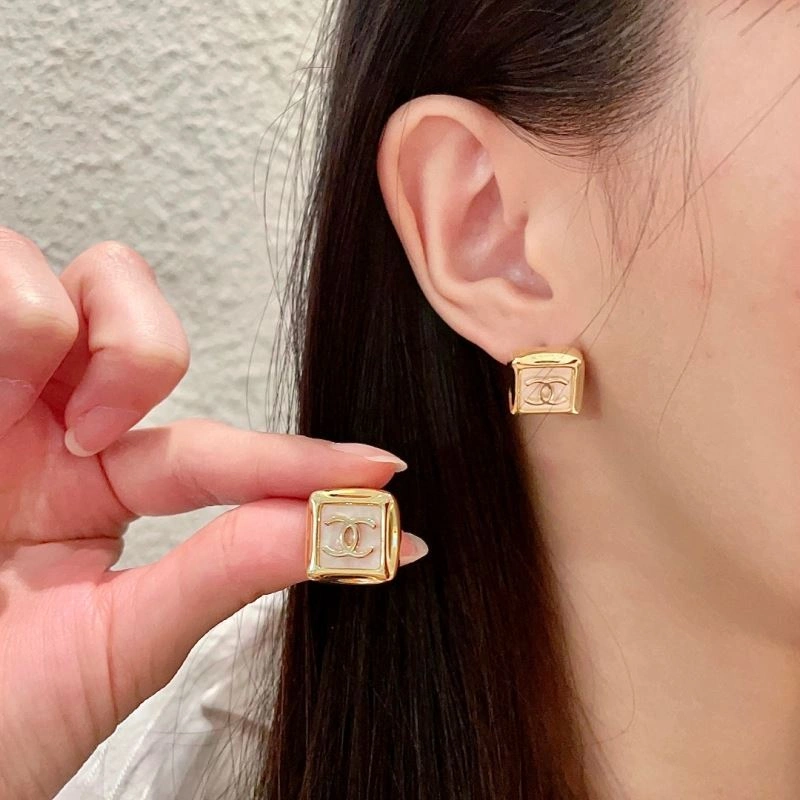 Chanel Earrings Bright 229869