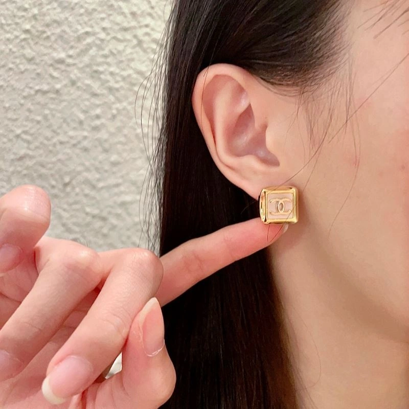 Chanel Earrings Bright 229869