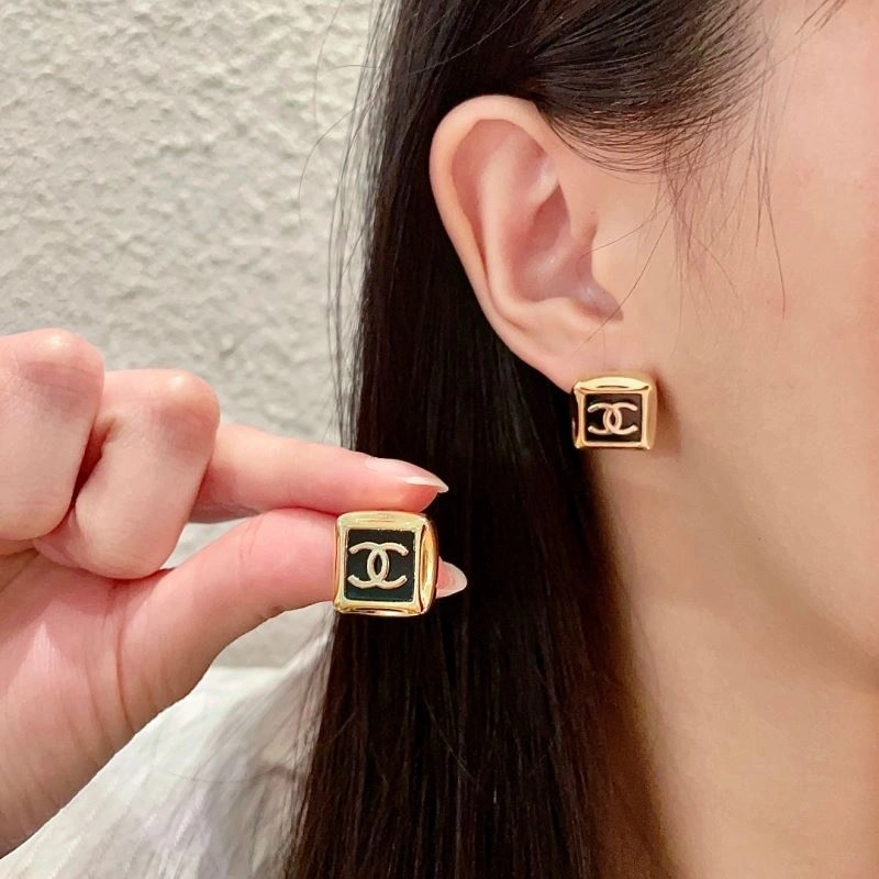 Chanel Earrings FreshLook 229867