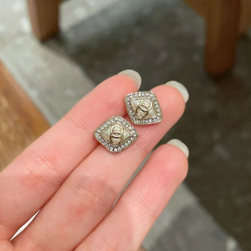 Chanel Earrings Tailored 229889