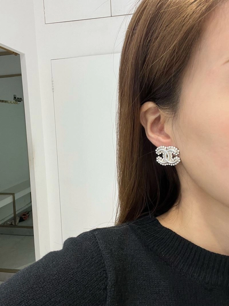 Chanel Earrings Lightweight 229865
