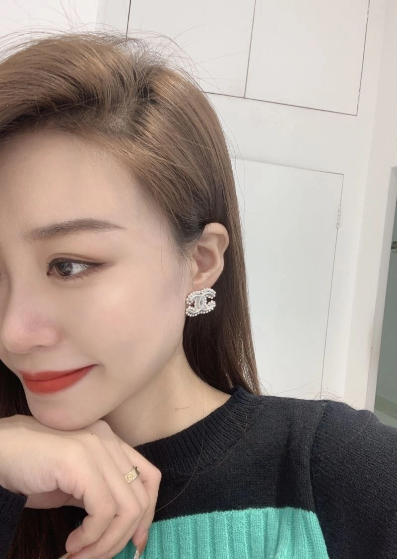 Chanel Earrings Lightweight 229865