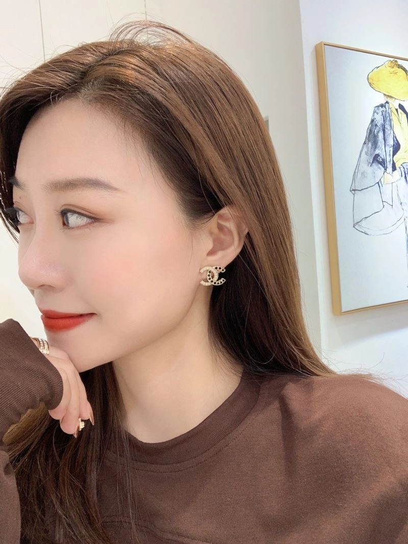 Chic Chanel Earrings 229874