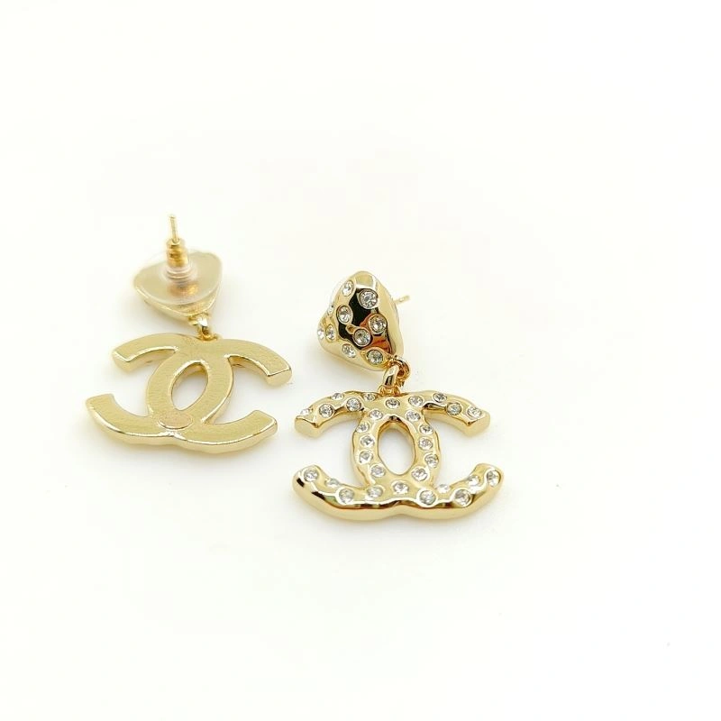 Sophisticated Chanel Earrings 229871