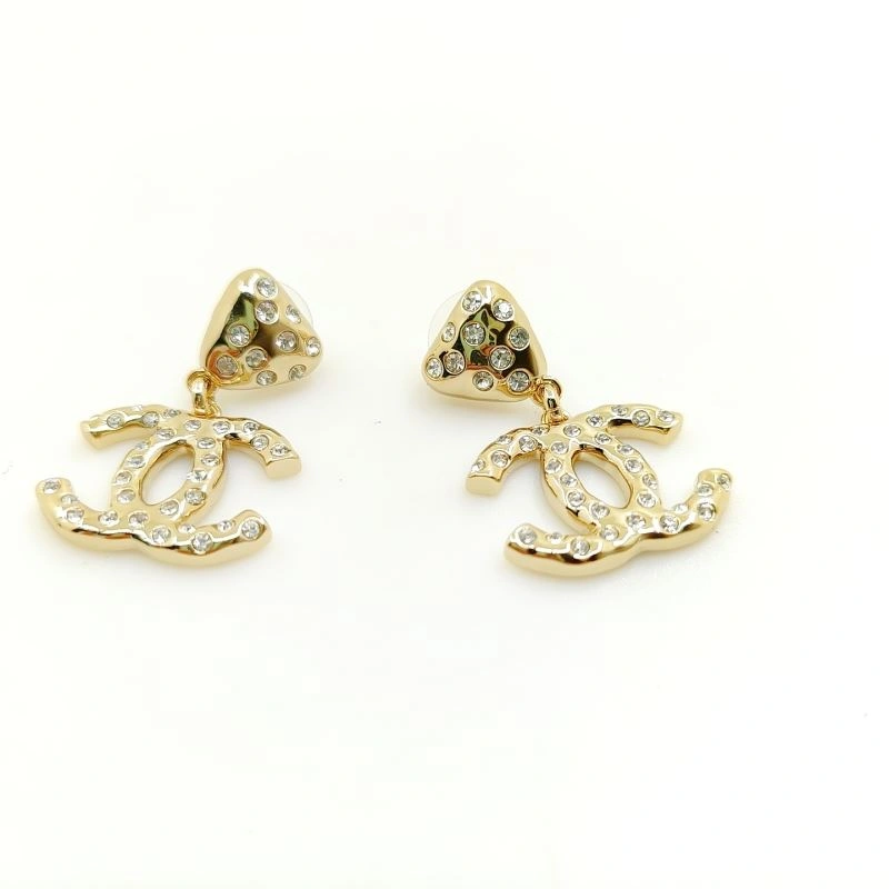 Sophisticated Chanel Earrings 229871