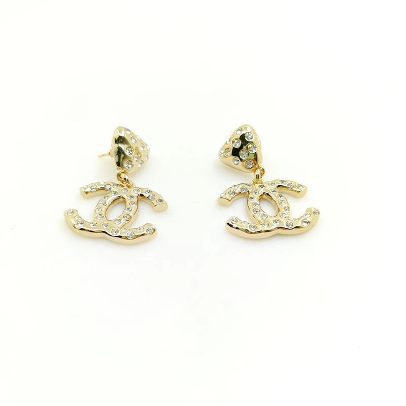 Sophisticated Chanel Earrings 229871