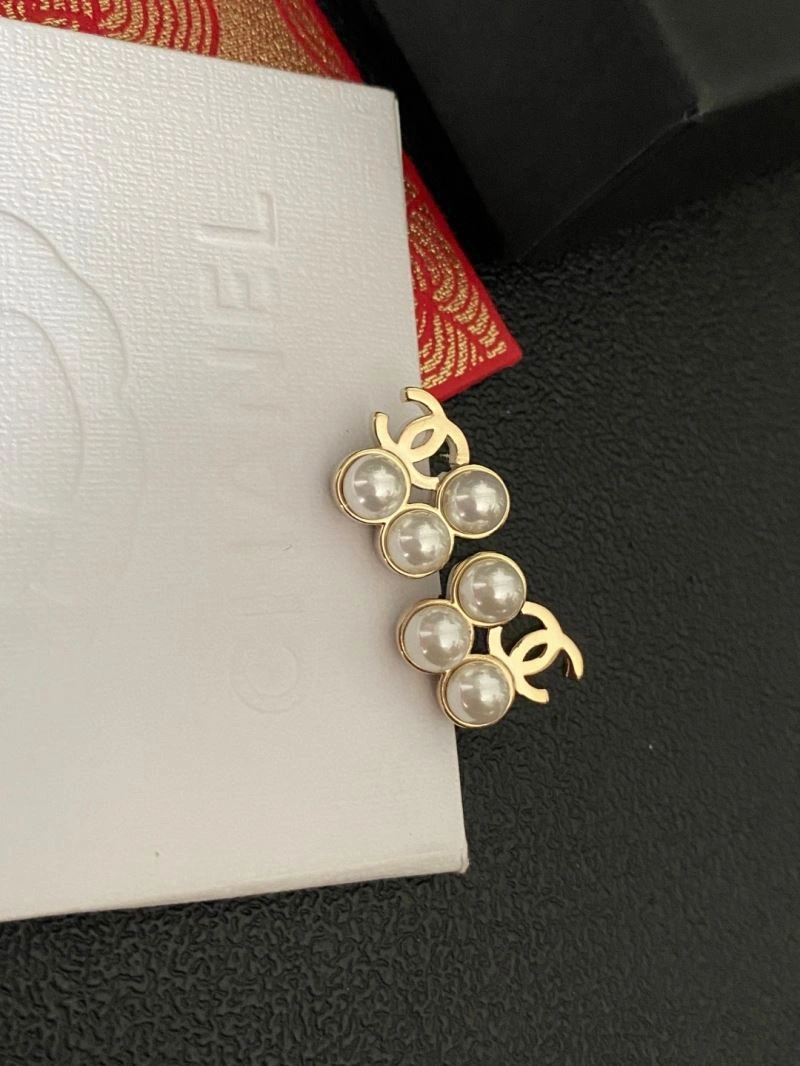 Chic Chanel Earrings 229880