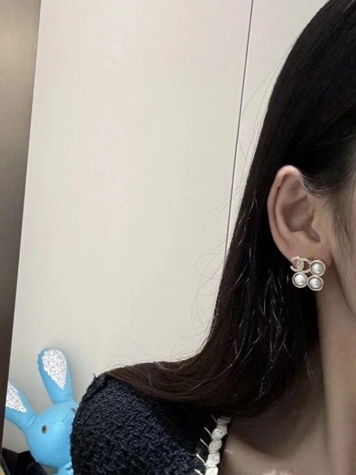 Chic Chanel Earrings 229880