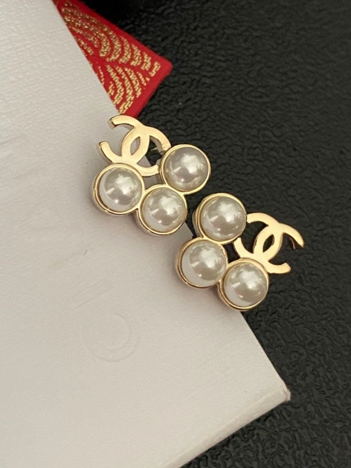 Chic Chanel Earrings 229880