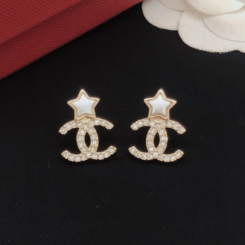 Comfortable Chanel Earrings 229870