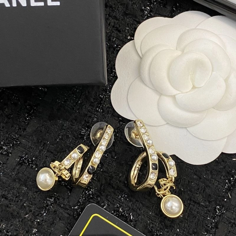 Fashionable Chanel Earrings 229882