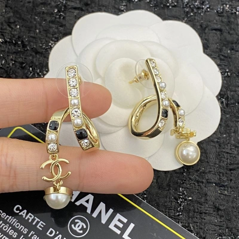 Fashionable Chanel Earrings 229882