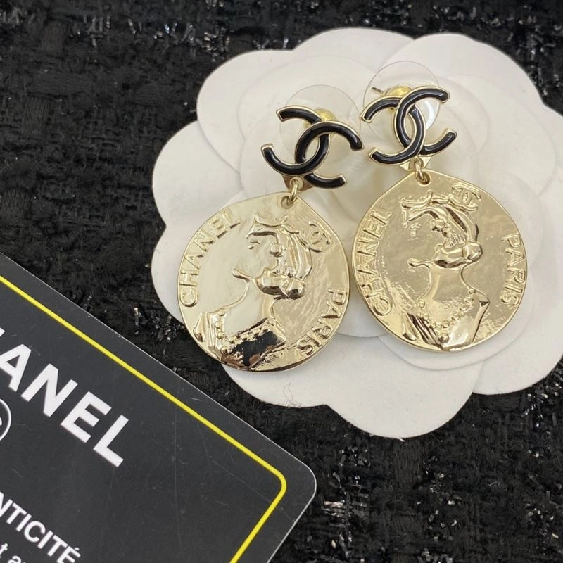 Comfortable Chanel Earrings 229829