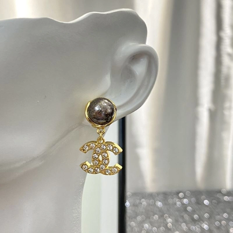 Elegant Chanel Earrings 229838