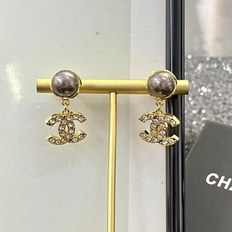Elegant Chanel Earrings 229838