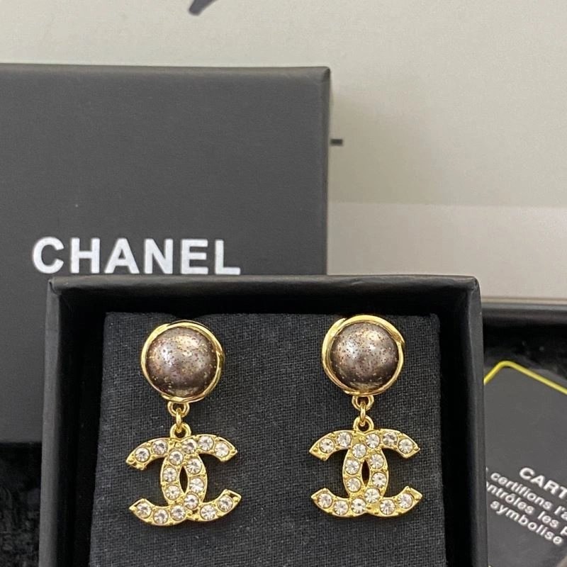 Elegant Chanel Earrings 229838
