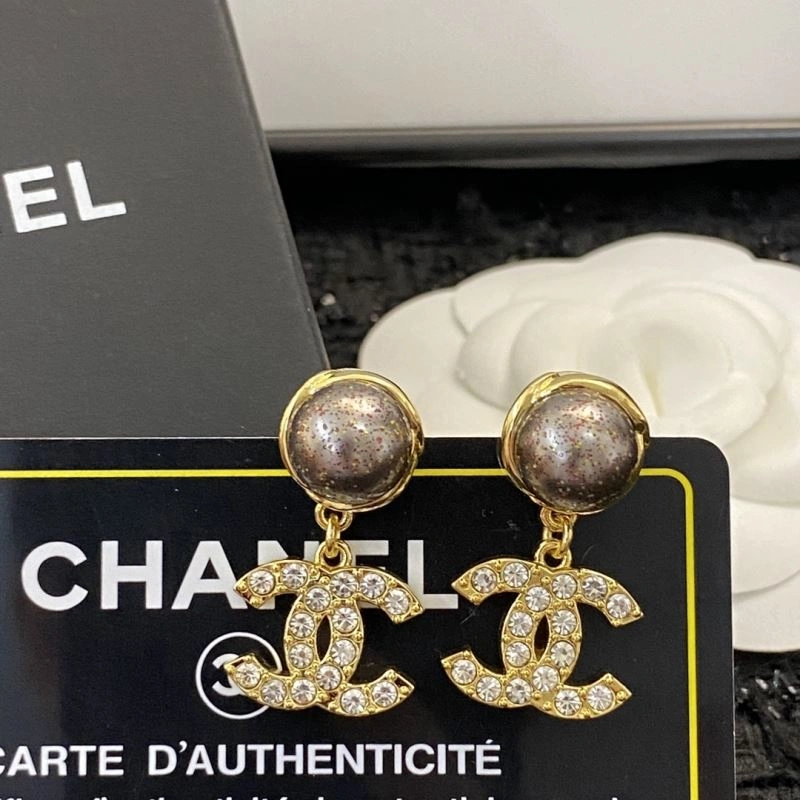 Elegant Chanel Earrings 229838