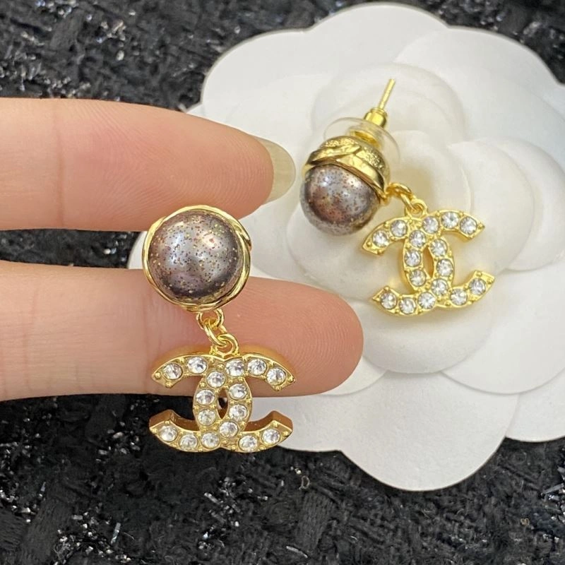 Elegant Chanel Earrings 229838