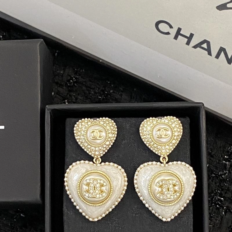 Chanel Earrings Practical 229840