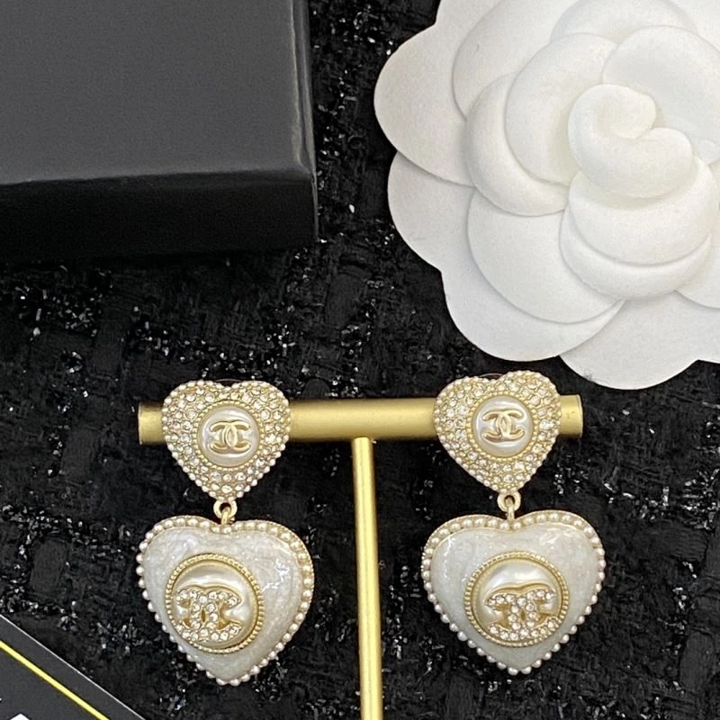Chanel Earrings Practical 229840