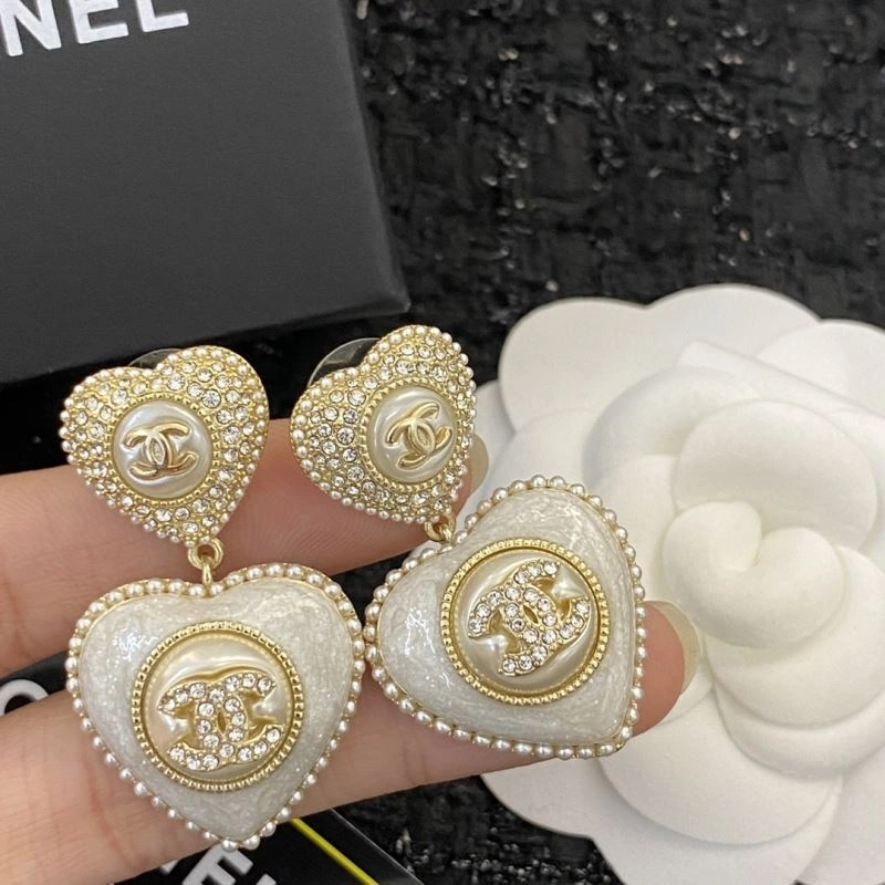 Chanel Earrings Practical 229840