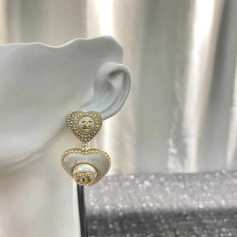 Chanel Earrings Practical 229840